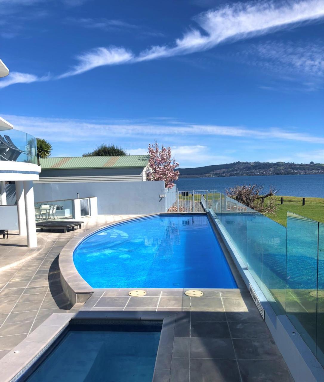 Lakeside Apartment Waimahana 1 Taupo Exterior photo